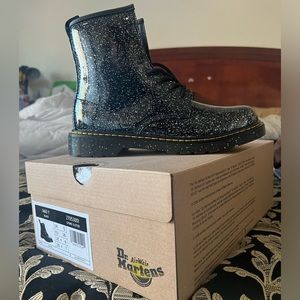 Dr. Martens - Blk with silver glitter - Youth/Junior Size 7  - Brand New in box